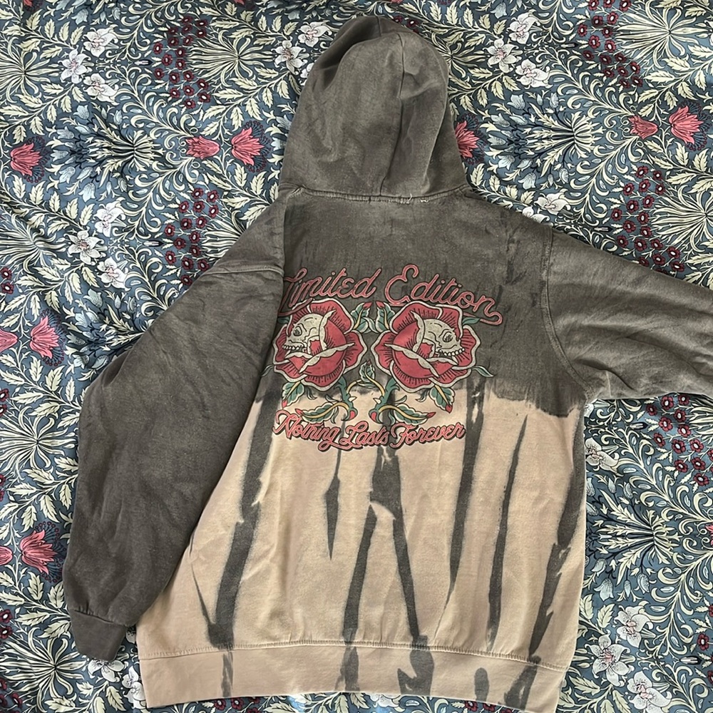 Men’s Grey and Cream Tie-dye Hoodie w/ Design on Back